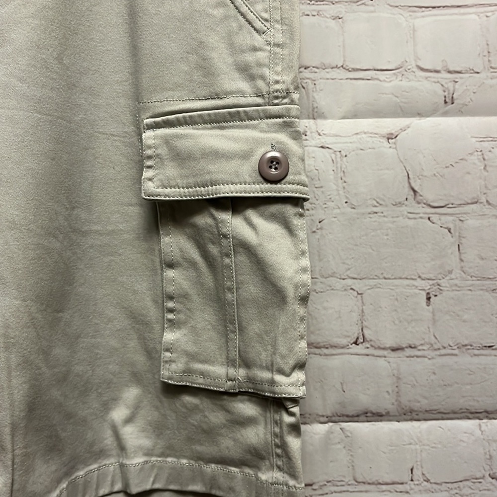 Wantdo Stone Color Shorts - Picture 2 of 9